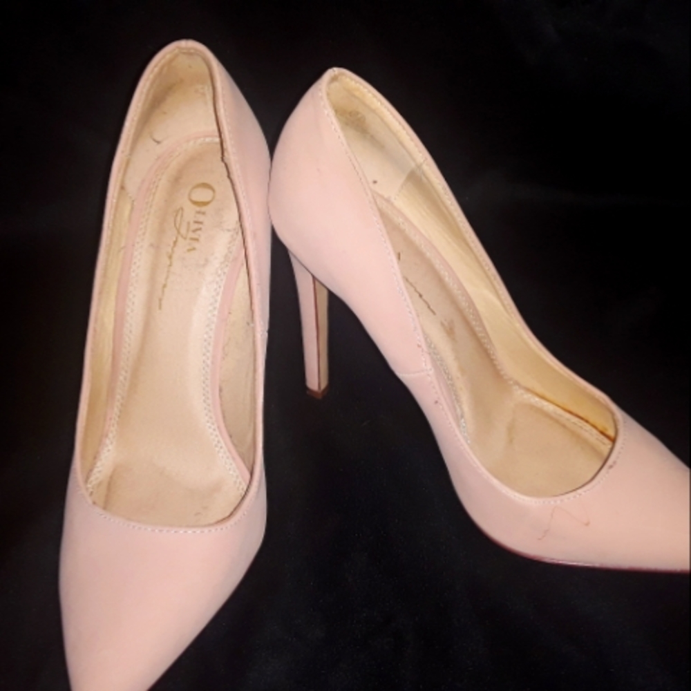 Pink pump suede
